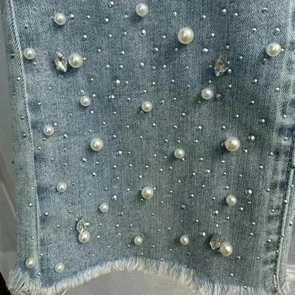 Frank Lyman  gorgeous NWT capri jeans. Made in Canada - Picture 4 of 7